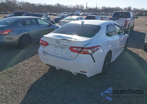 2020 Toyota Camry Se z USA, uszkodzony, nr VIN 4T1G11AK0LU323894
